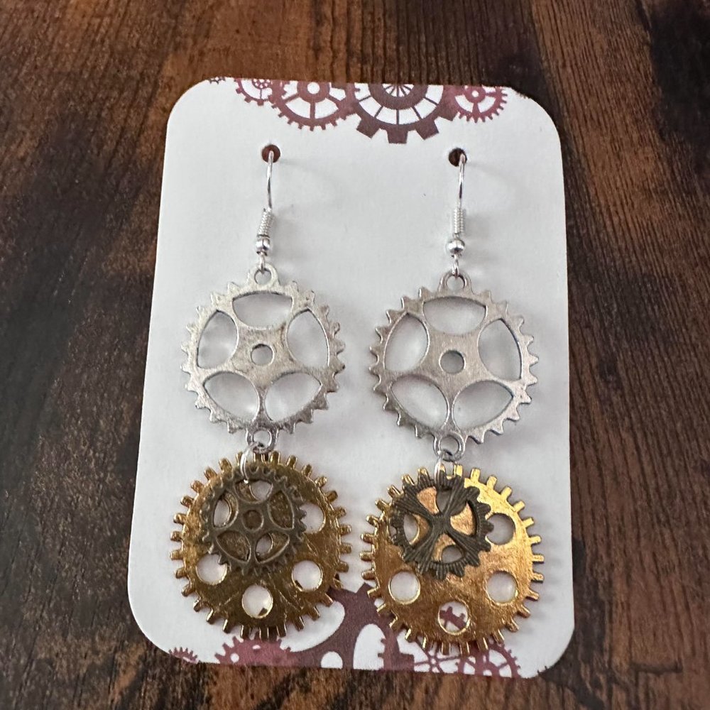 New Handmade Steampunk Gear Dangle Earrings (2.75" long x 1" wide) (Version 8)